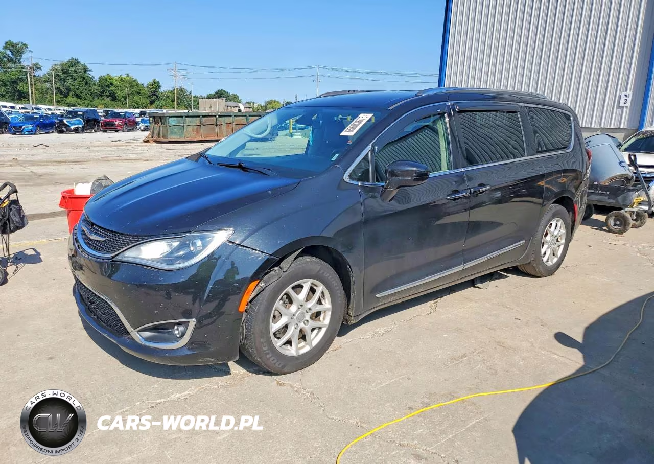 2020 Chrysler Pacifica Touring L VIN:2C4RC1BG8LR139057 - 1