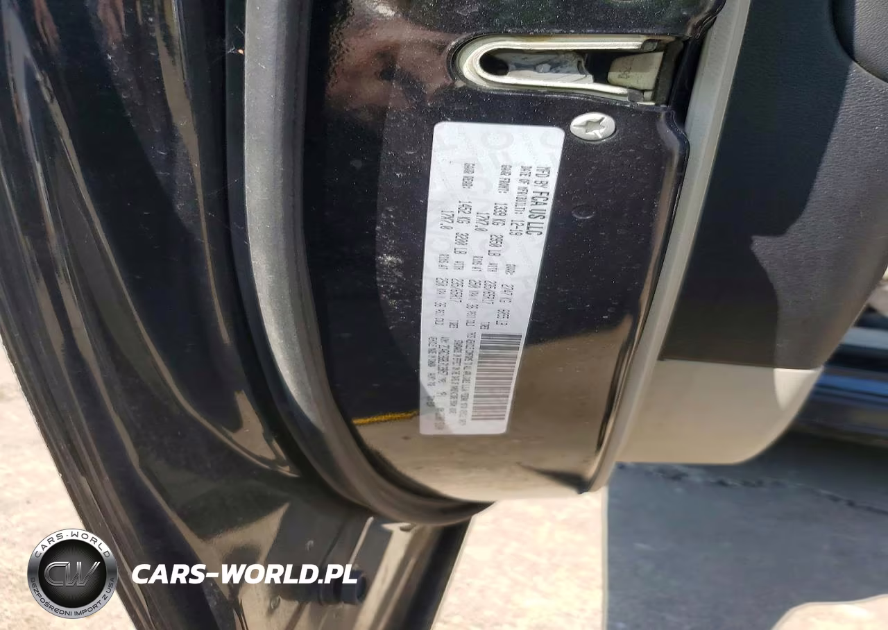 2020 Chrysler Pacifica Touring L VIN:2C4RC1BG8LR139057 - 13