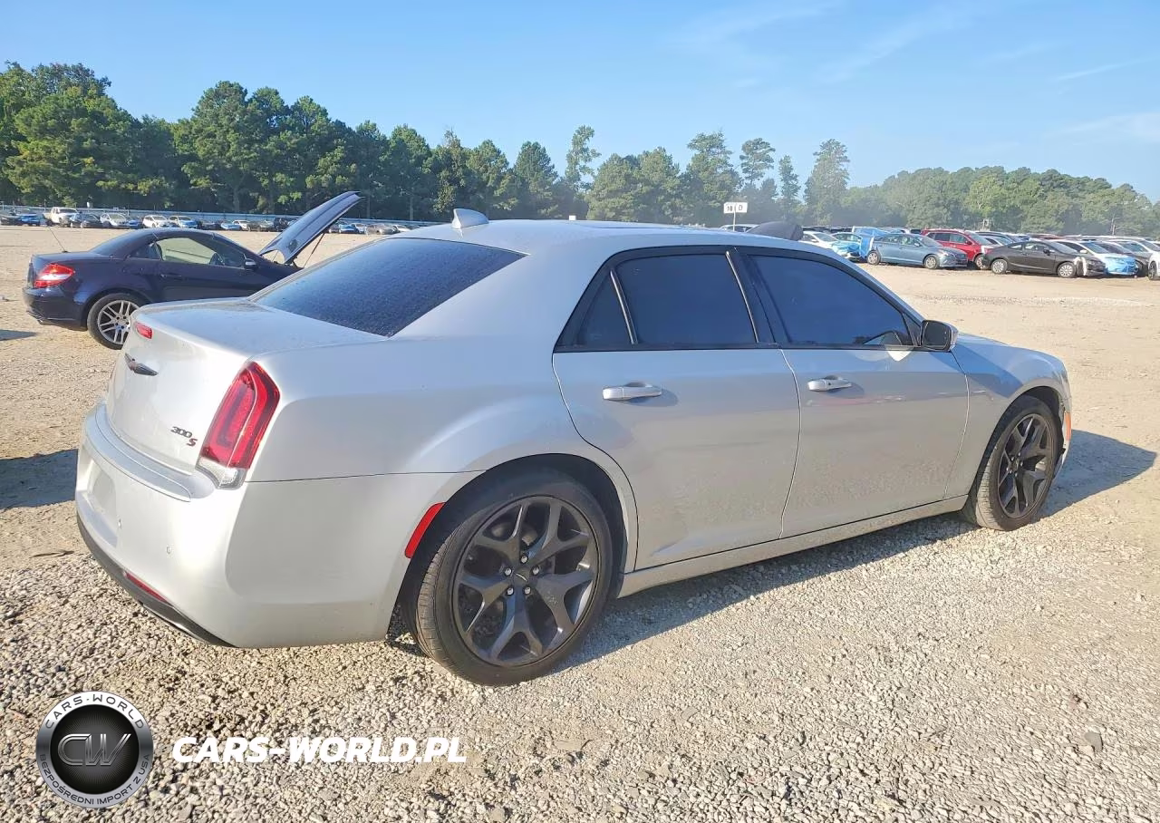 2023 Chrysler 300 S VIN:2C3CCABG7PH565439 - 3