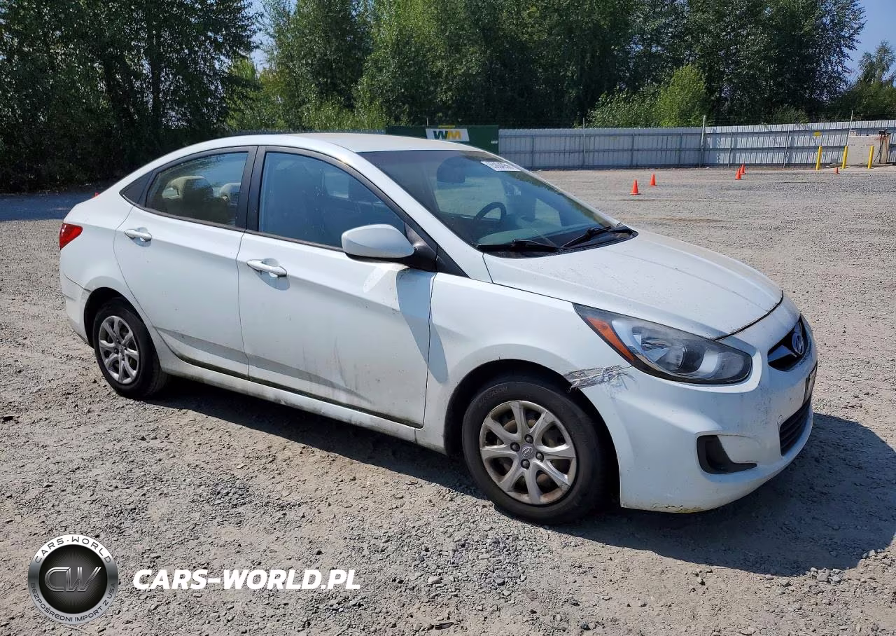 2013 Hyundai Accent Gls VIN:KMHCT4AE1DU332822 - 4