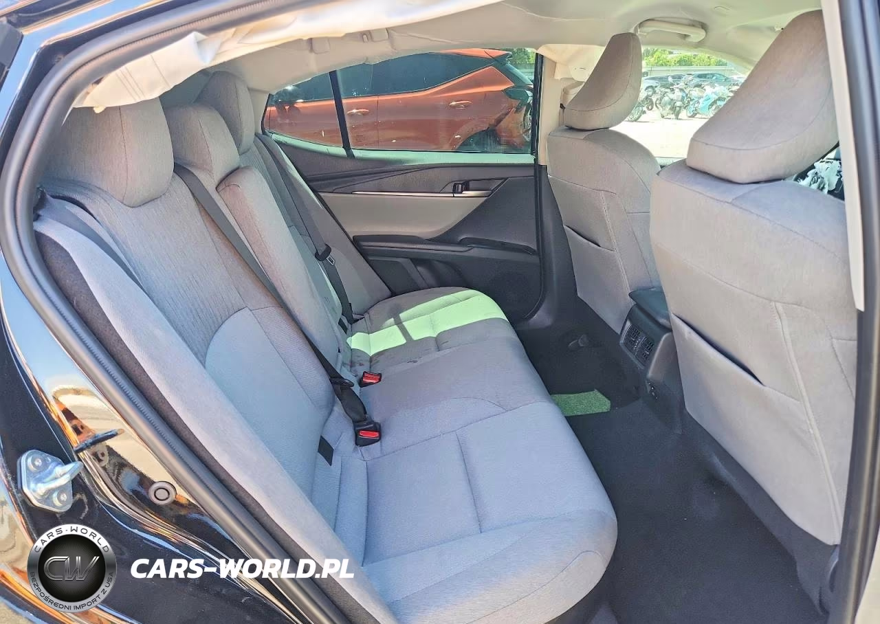 2025 Toyota Camry Le VIN:4T1DAACK7SU646550 - 10