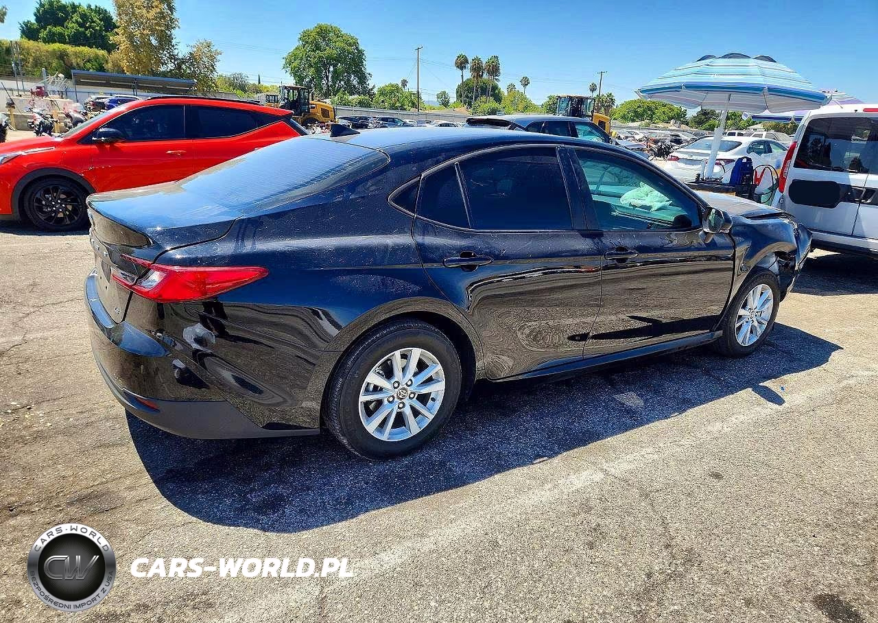 2025 Toyota Camry Le VIN:4T1DAACK7SU646550 - 3