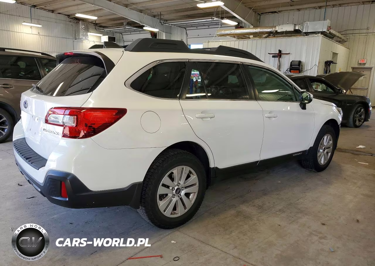2018 Subaru Outback 2.5I Premium VIN:4S4BSAHC0J3270235 - 3