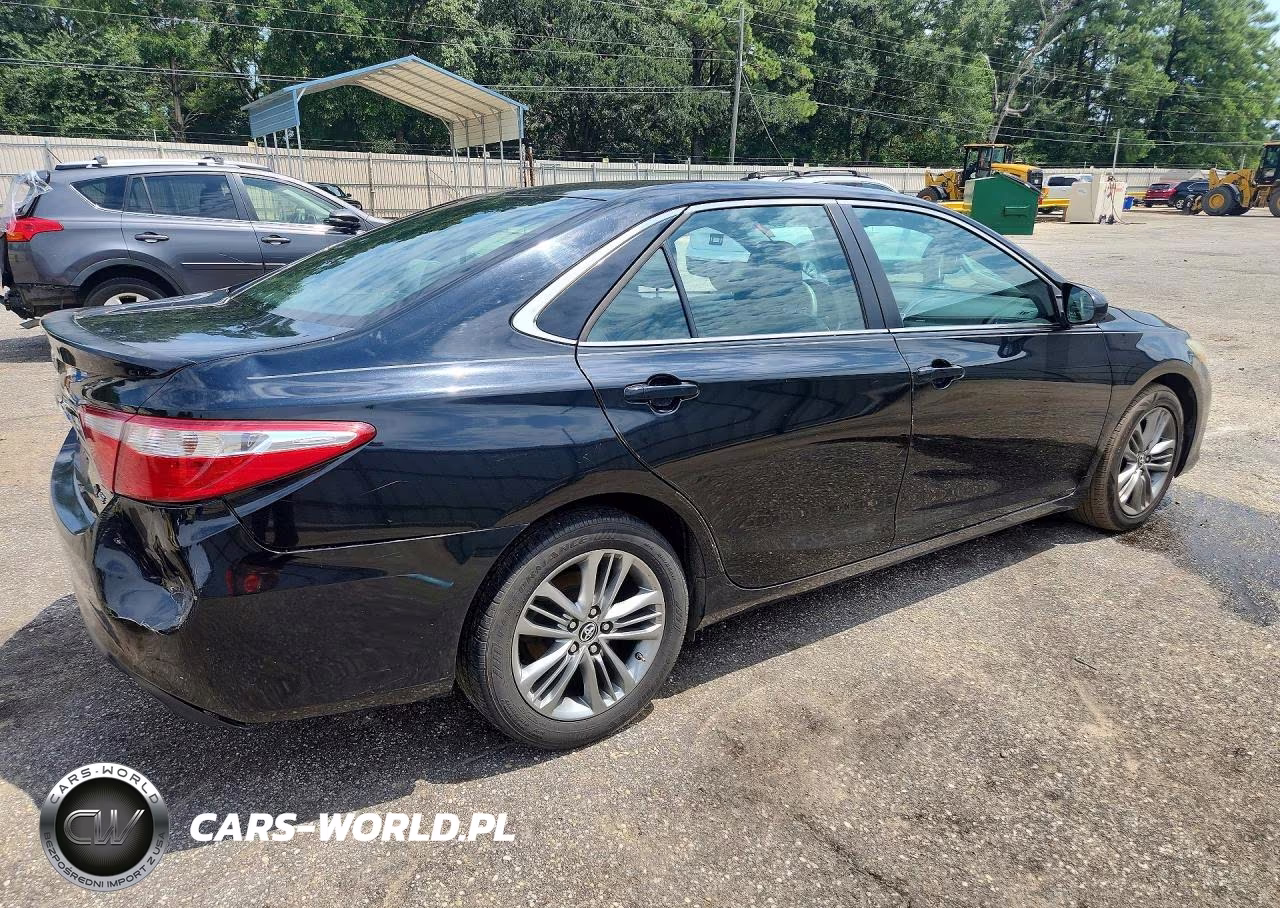 2015 Toyota Camry Se VIN:4T1BF1FKXFU046731 - 3