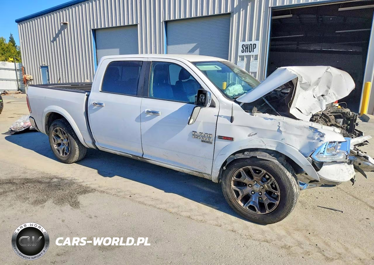 2019 Ram 1500 Classic Laramie VIN:1C6RR6NM9KS712601 - 4