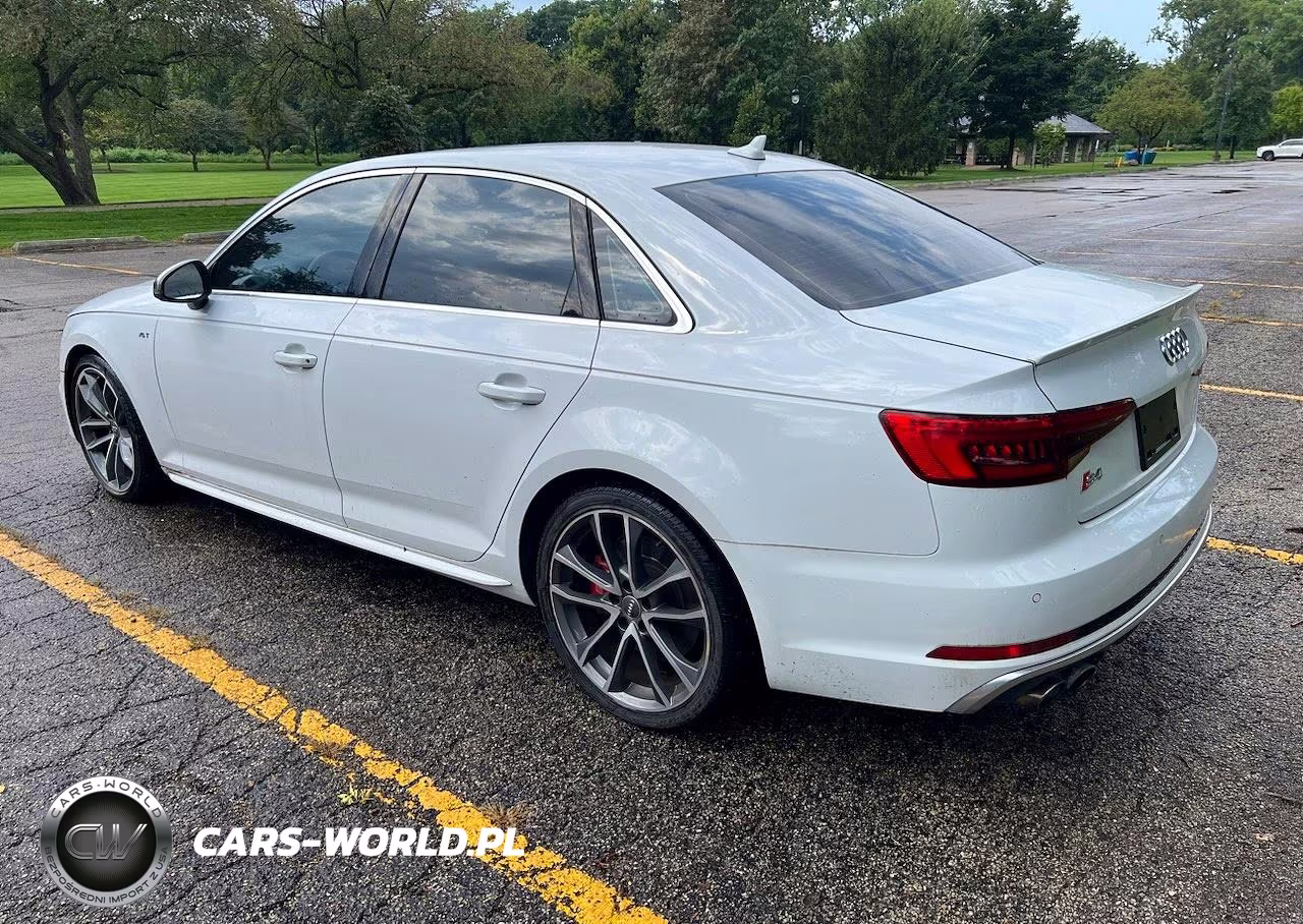 2018 Audi S4 Prestige VIN:WAUC4AF42JA002570 - 3