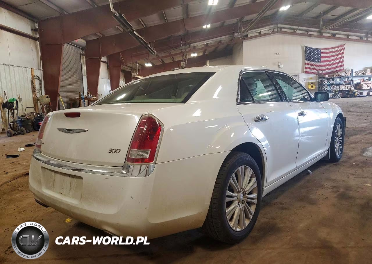 2012 Chrysler 300 Limited VIN:2C3CCAHG9CH184130 - 3
