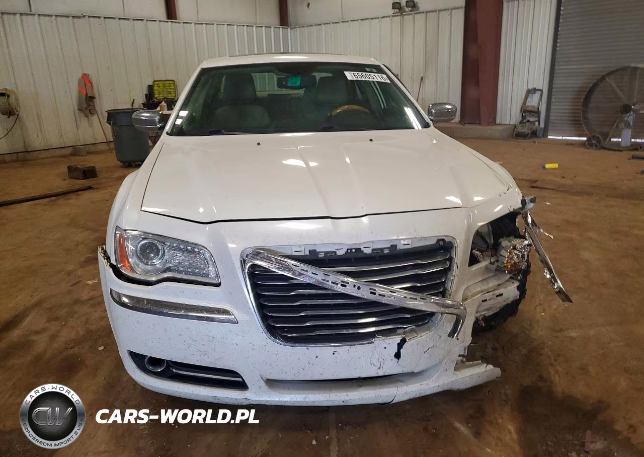 2012 Chrysler 300 Limited VIN:2C3CCAHG9CH184130 - 5
