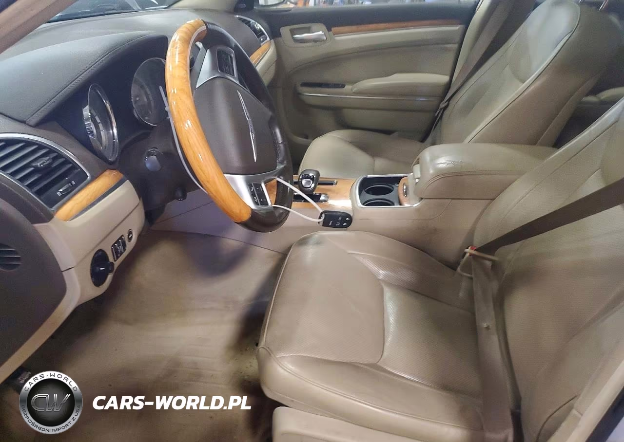 2012 Chrysler 300 Limited VIN:2C3CCAHG9CH184130 - 7