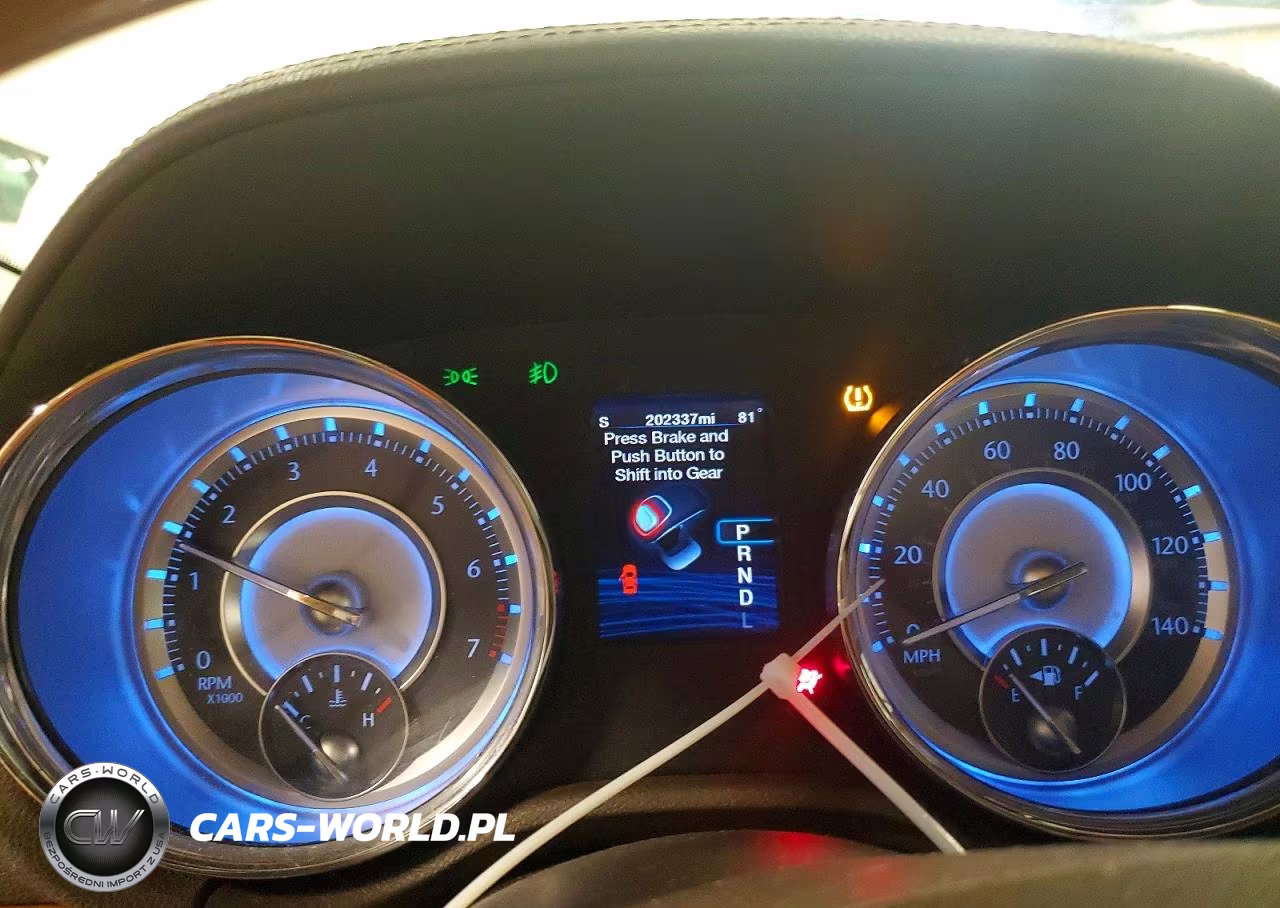 2012 Chrysler 300 Limited VIN:2C3CCAHG9CH184130 - 9