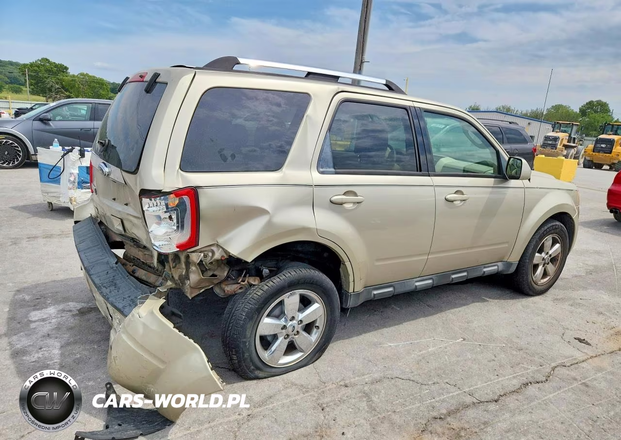2010 Ford Escape Limited VIN:1FMCU0EG3AKB30640 - 3