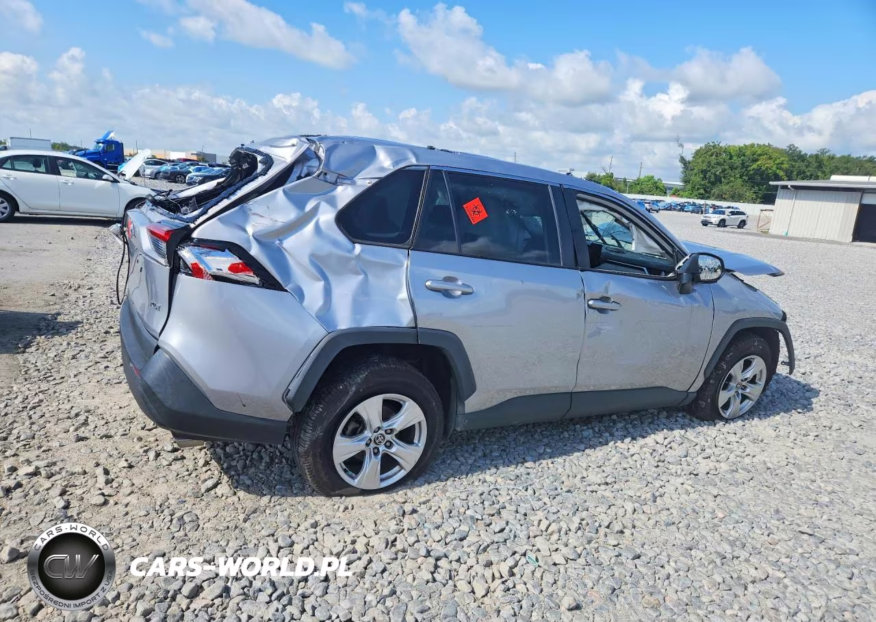 2021 Toyota Rav4 Xle VIN:2T3W1RFV2MC164366 - 3