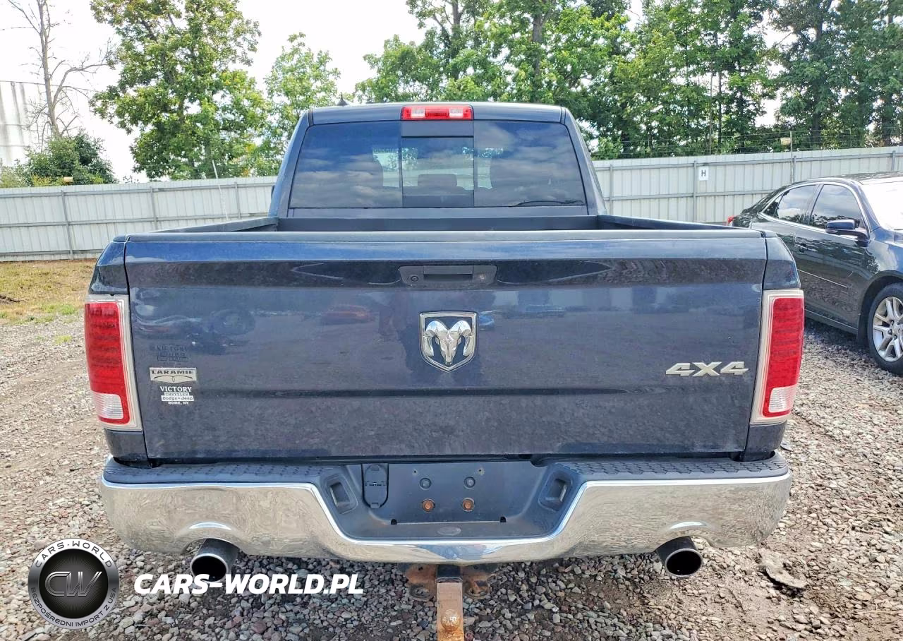 2017 Ram 1500 Laramie VIN:1C6RR7JT8HS604997 - 6