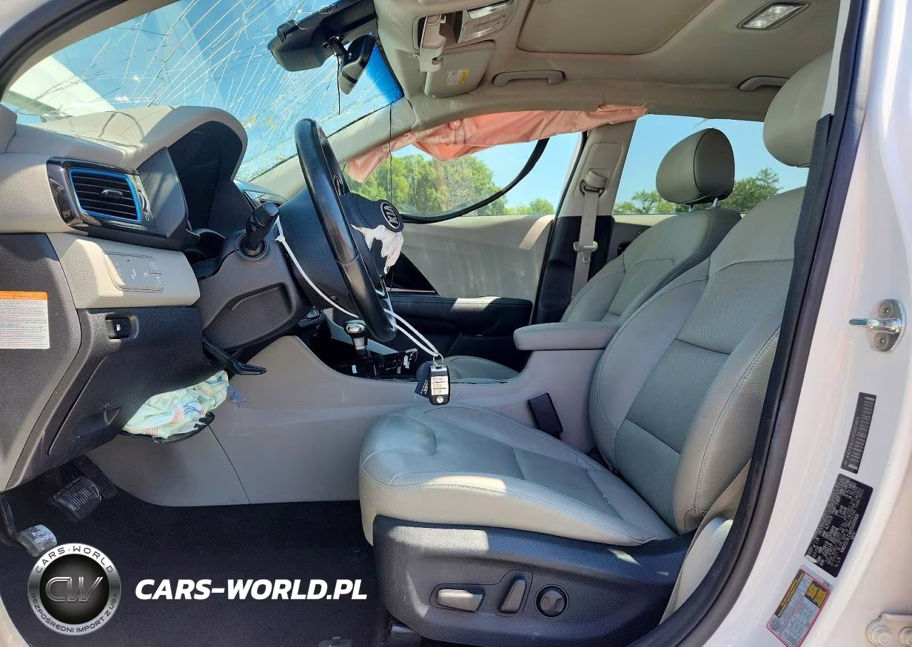 2019 Kia Niro Touring VIN:KNDCE3LC4K5330669 - 7
