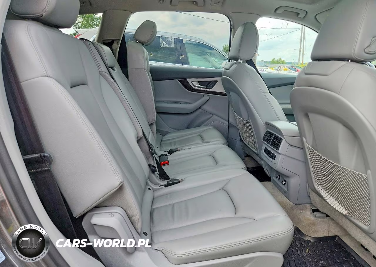 2019 Audi Q7 Premium VIN:WA1AHAF71KD017063 - 11