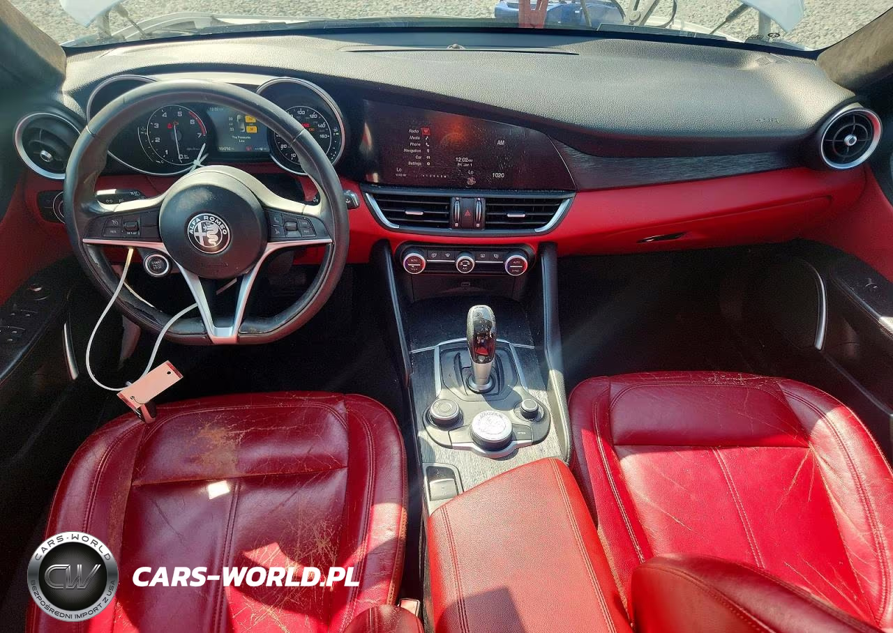 2018 Alfa Romeo Giulia VIN:ZARFAEBN2J7590021 - 8