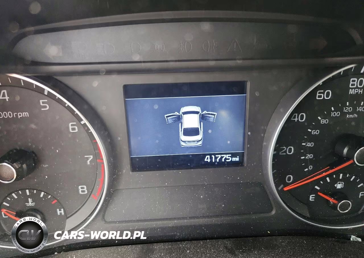 2019 Kia Forte Lxs VIN:3KPF24AD3KE037129 - 9