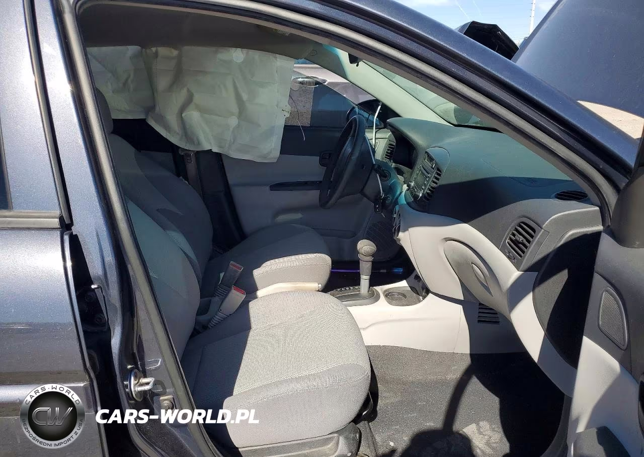 2008 Hyundai Accent Gls VIN:KMHCN46C08U217832 - 7