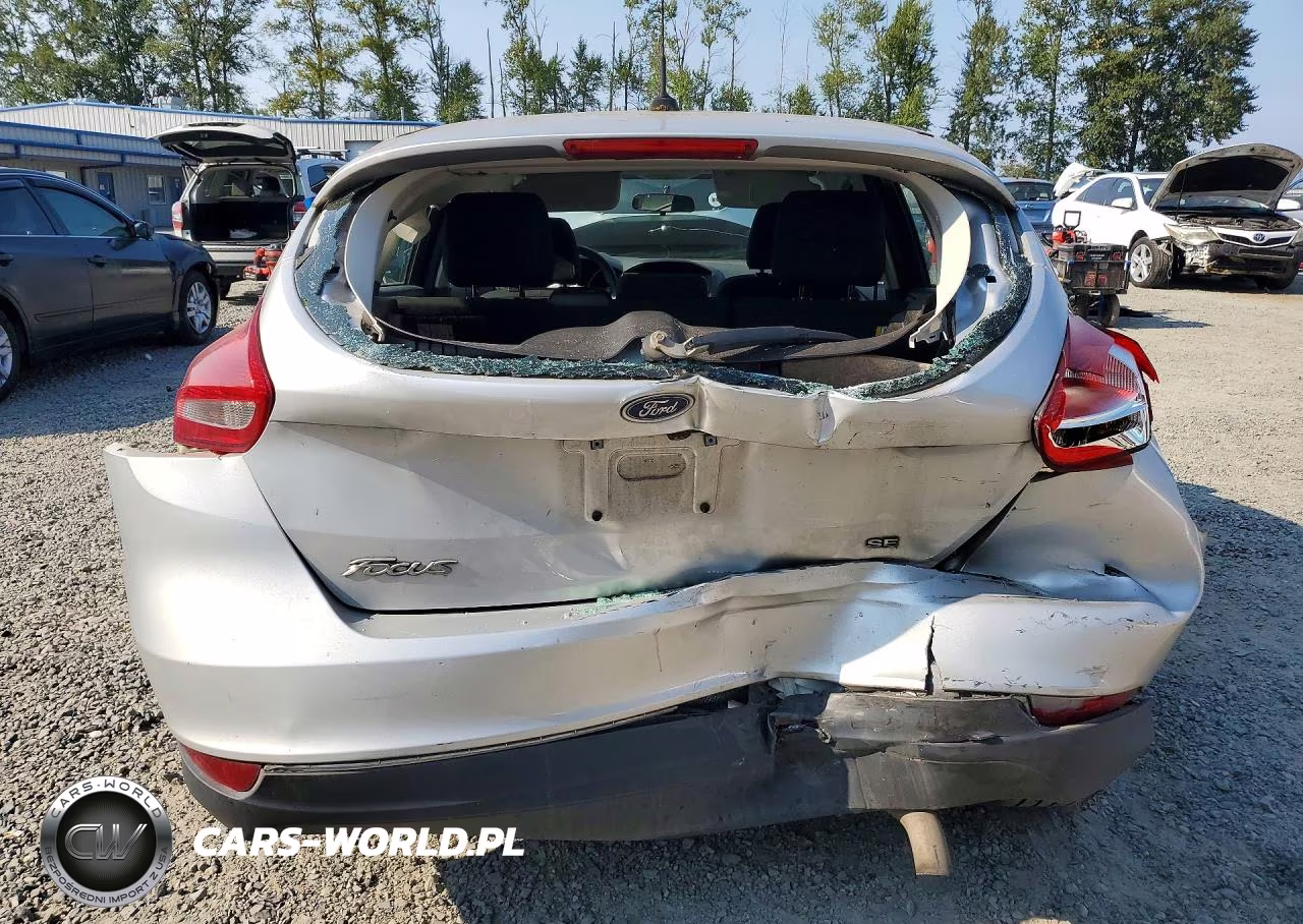 2018 Ford Focus Se VIN:1FADP3K22JL323162 - 6