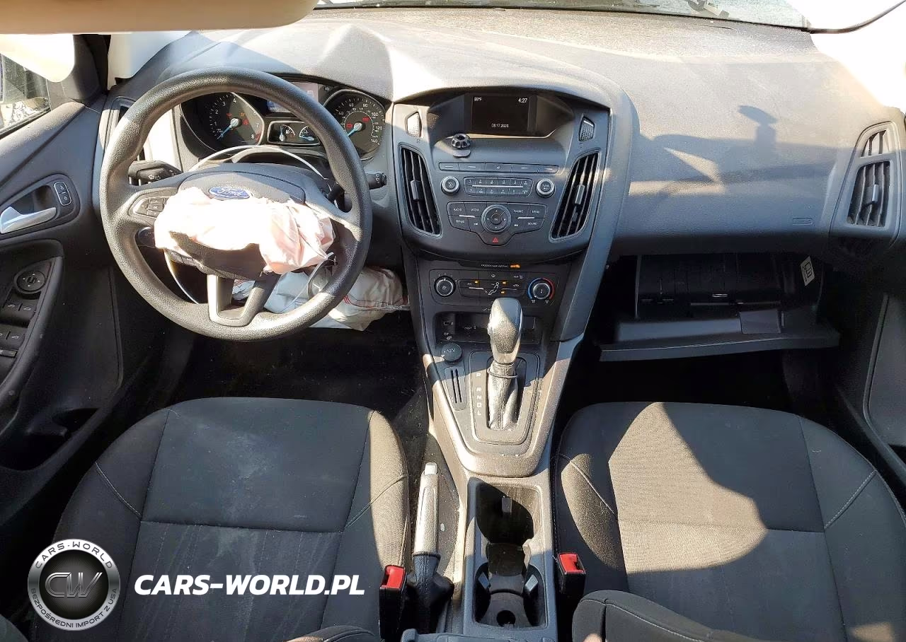 2018 Ford Focus Se VIN:1FADP3K22JL323162 - 8