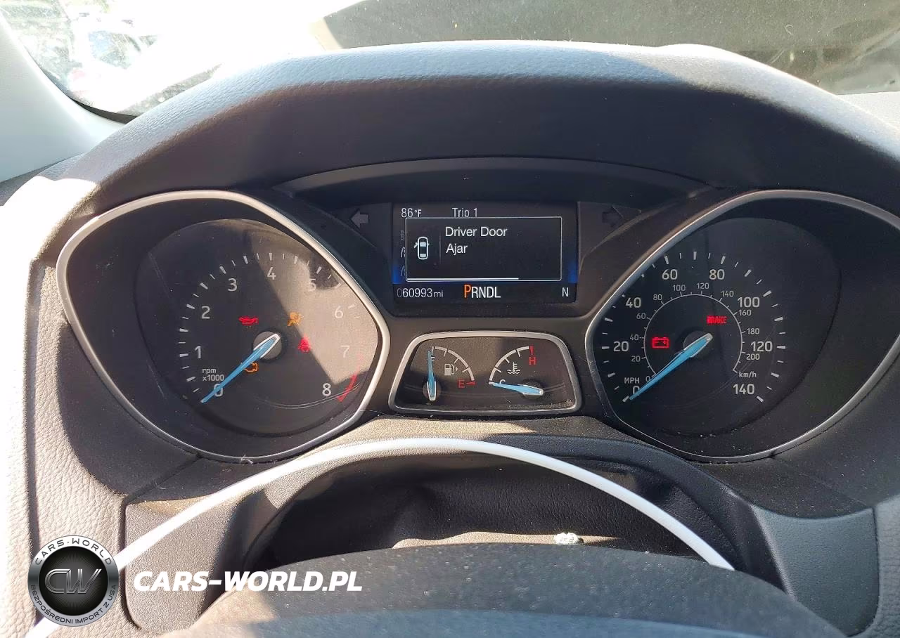 2018 Ford Focus Se VIN:1FADP3K22JL323162 - 9