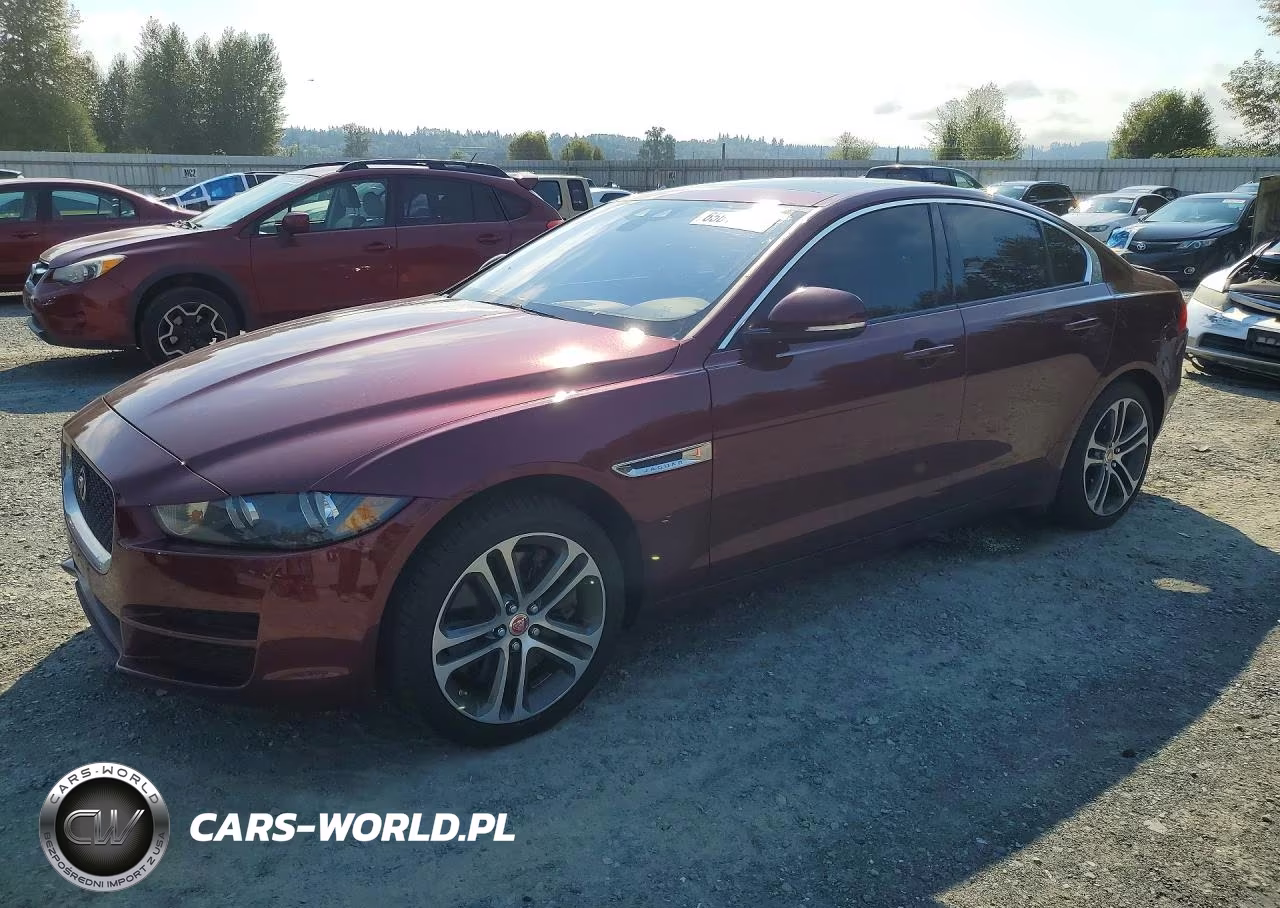 2017 Jaguar Xe Premium – zdjęcie 1 z 12