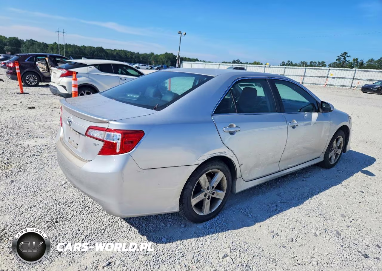 2014 Toyota Camry Se VIN:4T1BF1FK5EU360107 - 3