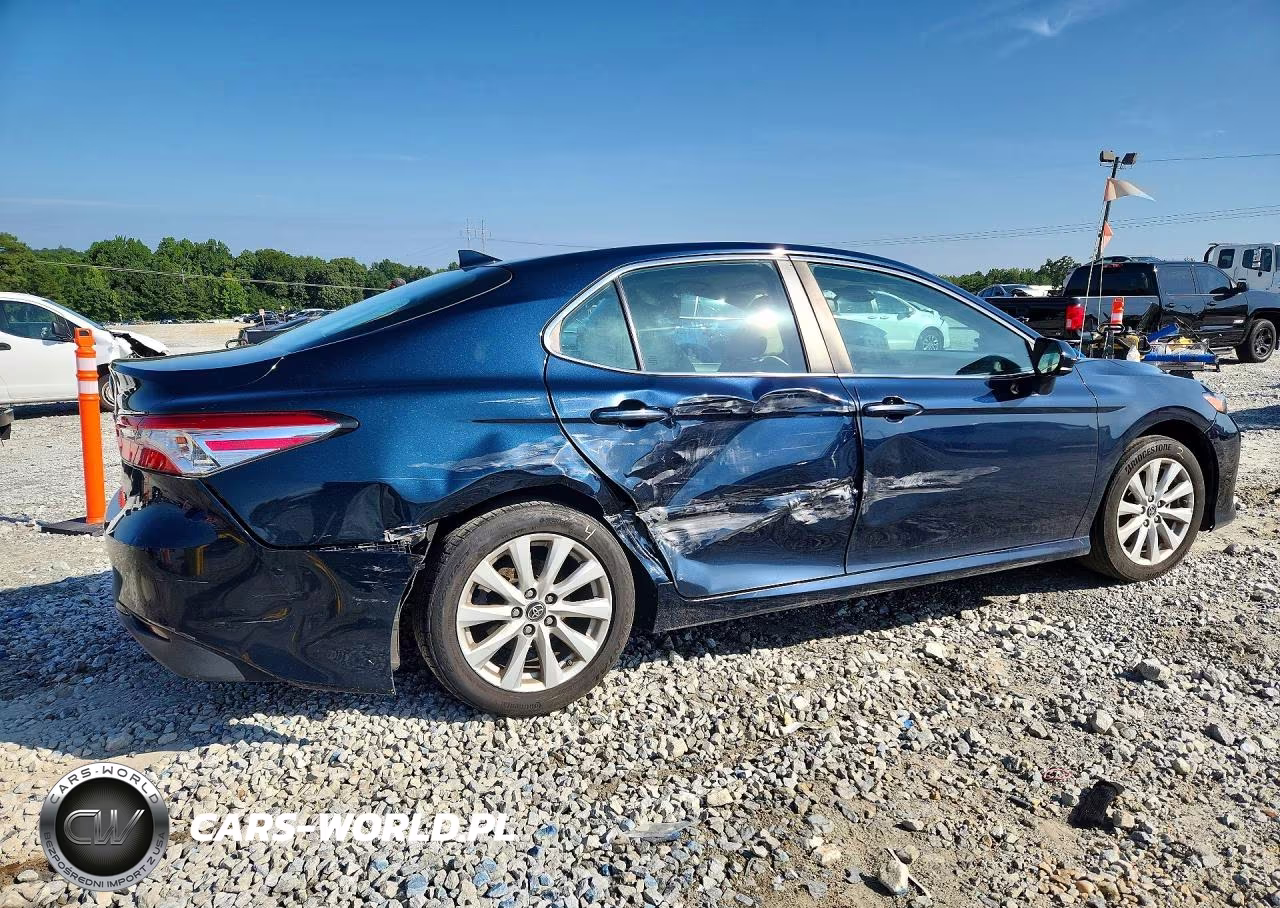 2019 Toyota Camry Le VIN:4T1B11HK0KU737028 - 3