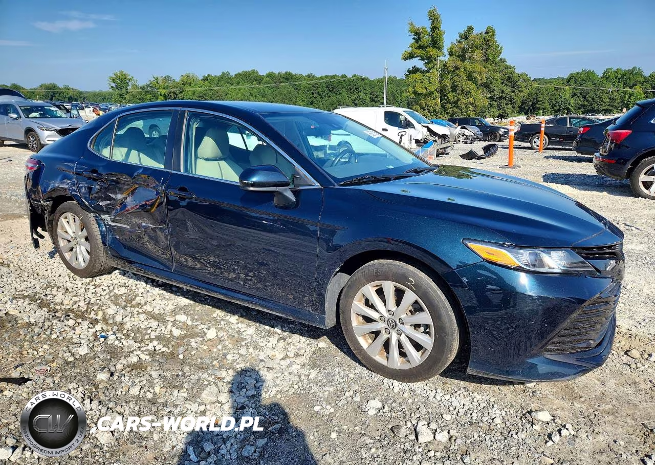 2019 Toyota Camry Le VIN:4T1B11HK0KU737028 - 4