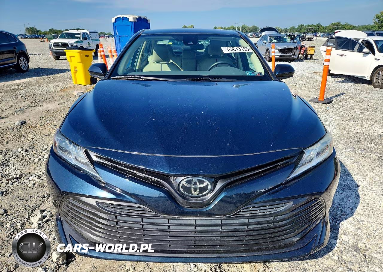 2019 Toyota Camry Le VIN:4T1B11HK0KU737028 - 5