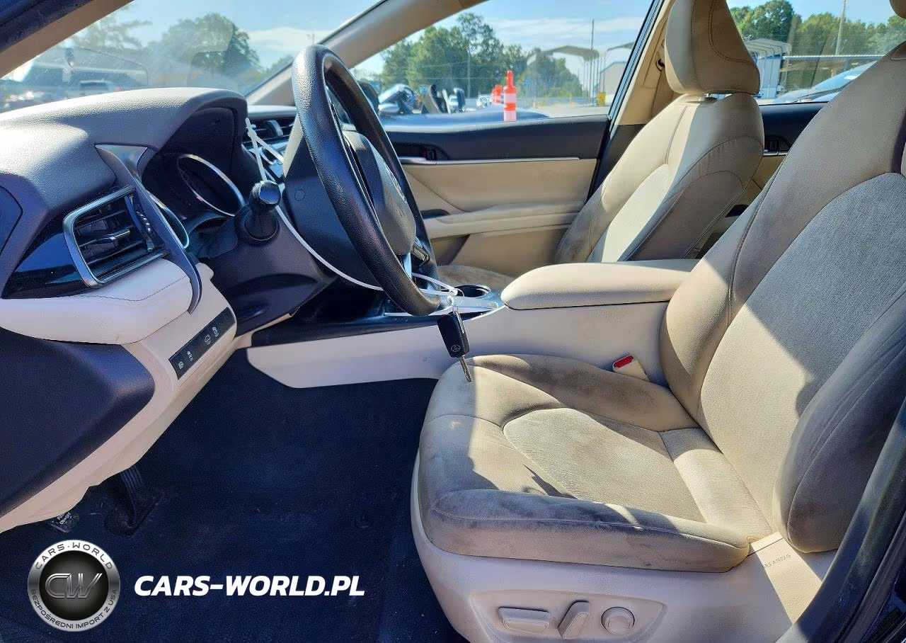 2019 Toyota Camry Le VIN:4T1B11HK0KU737028 - 7