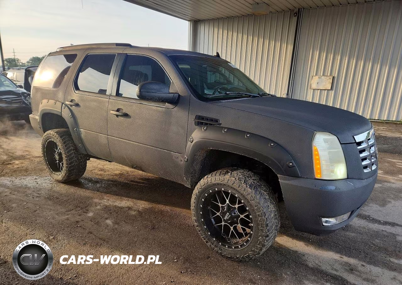 2008 Cadillac Escalade Luxury VIN:1GYFK63878R152772 - 4