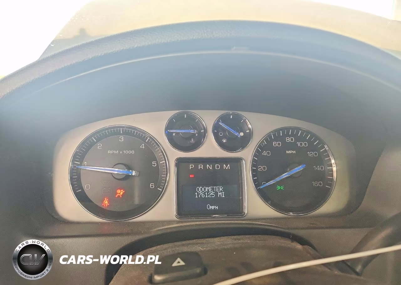 2008 Cadillac Escalade Luxury VIN:1GYFK63878R152772 - 9