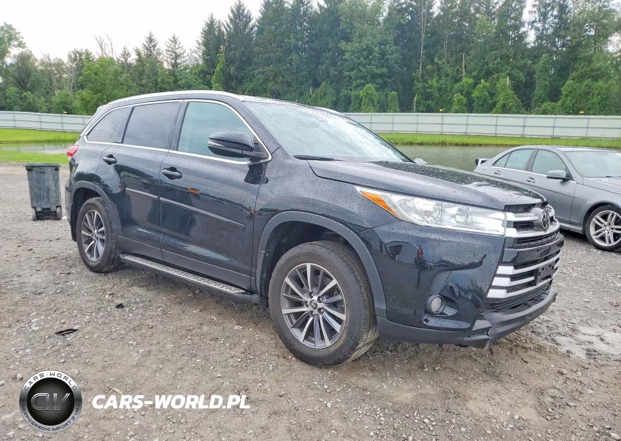 2019 Toyota Highlander Xle VIN:5TDJZRFH2KS612373 - 4