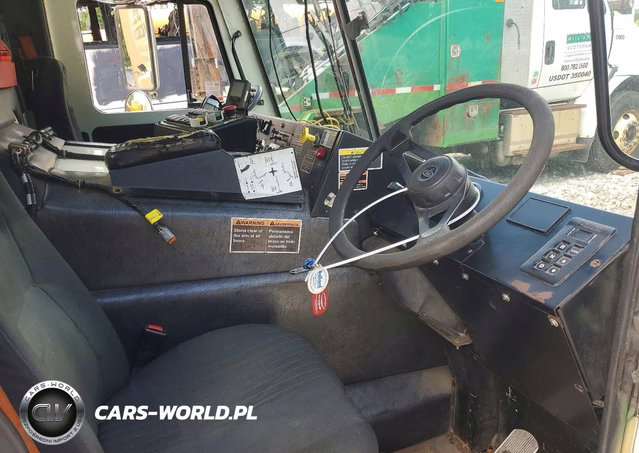 2013 Mack Leu613 Refuse Truck VIN:1M2AU02C5DM007505 - 8