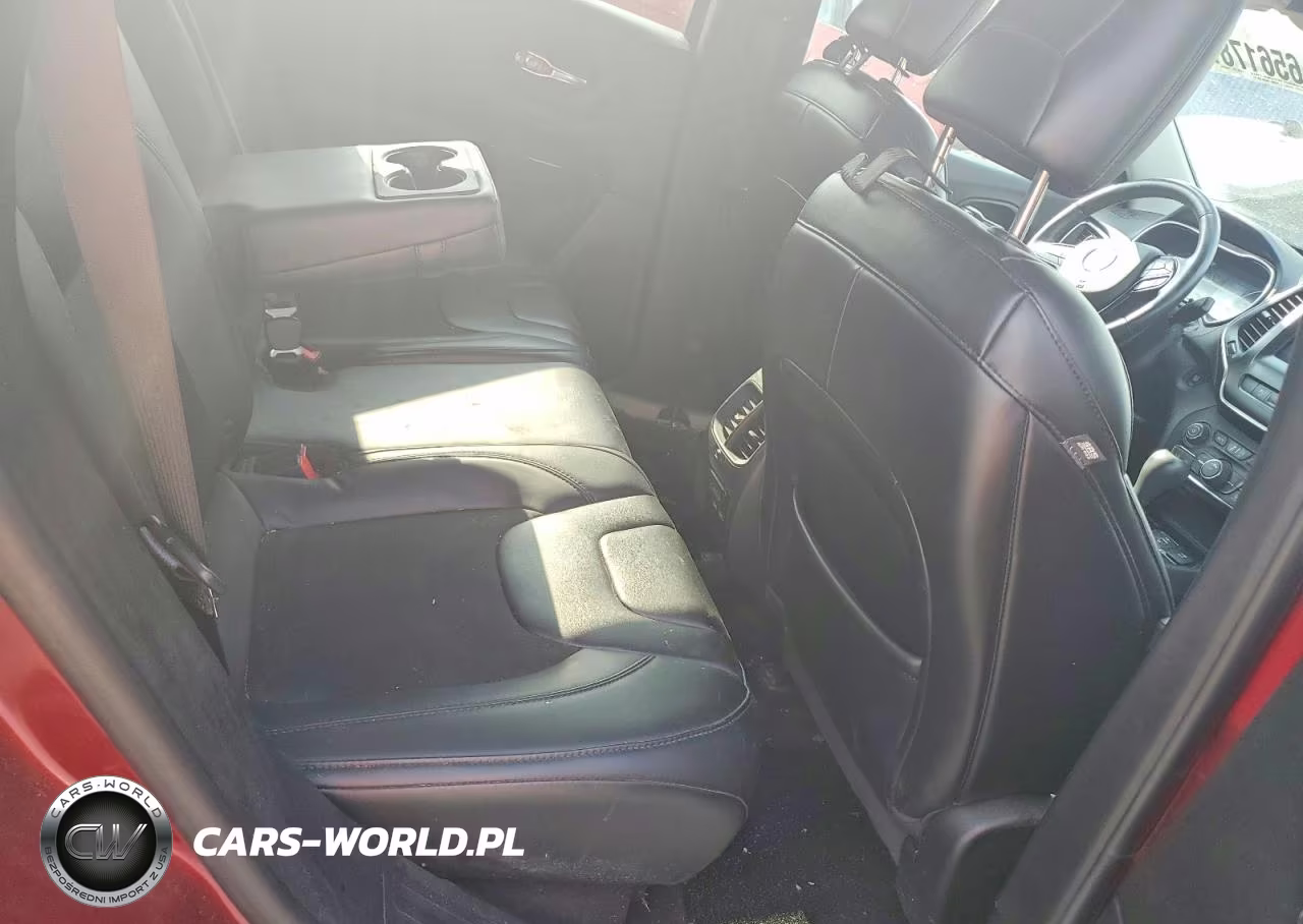 2019 Jeep Cherokee Latitude Plus VIN:1C4PJMLX1KD389965 - 11