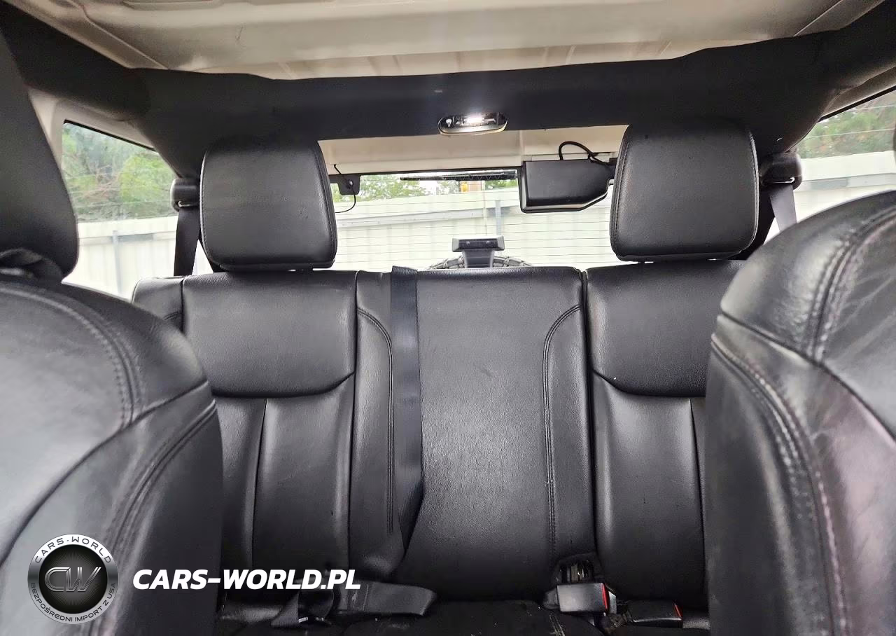 2015 Jeep Wrangler Unlimited Sahara VIN:1C4BJWEGXFL689082 - 10