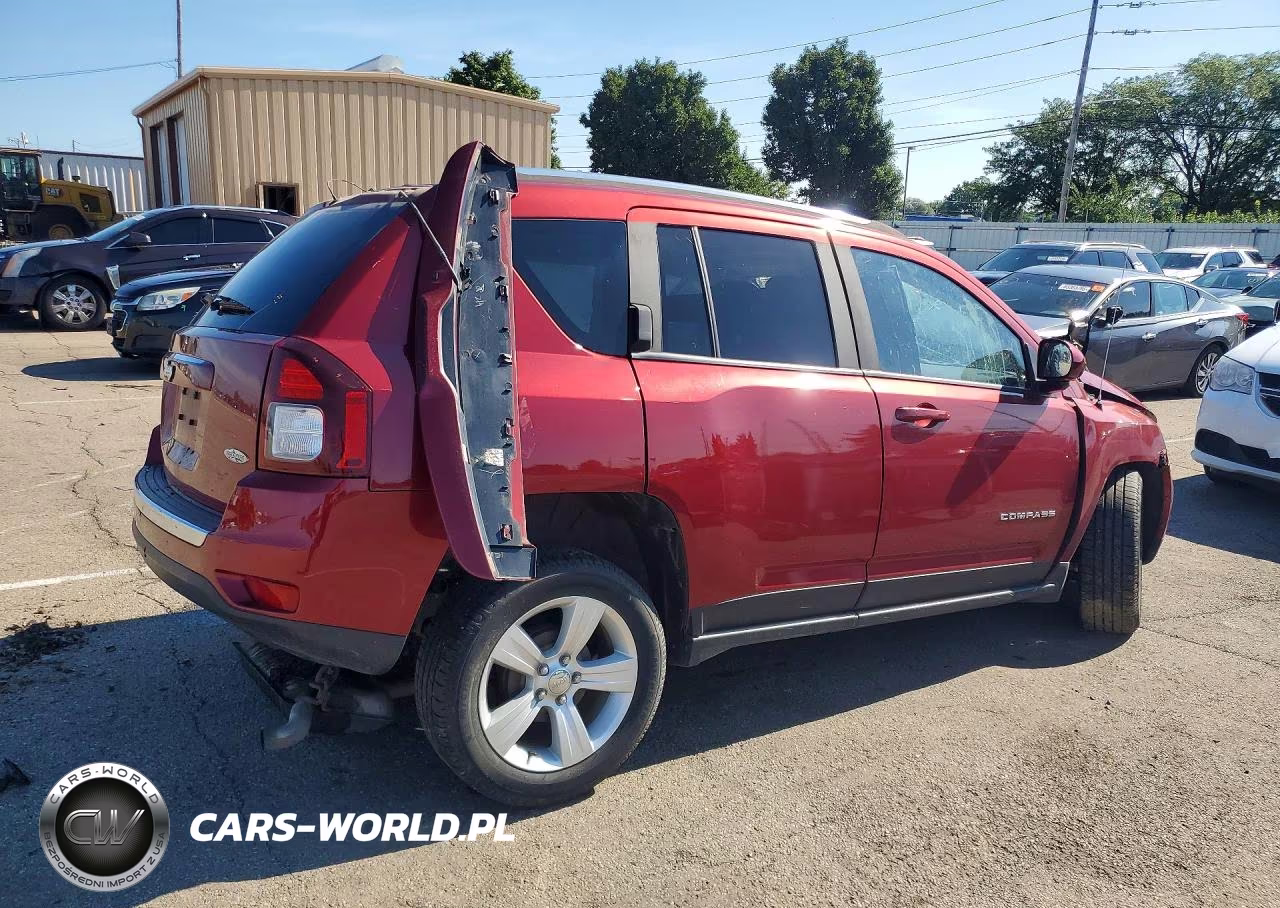 2015 Jeep Compass Latitude VIN:1C4NJCEA5FD298116 - 3