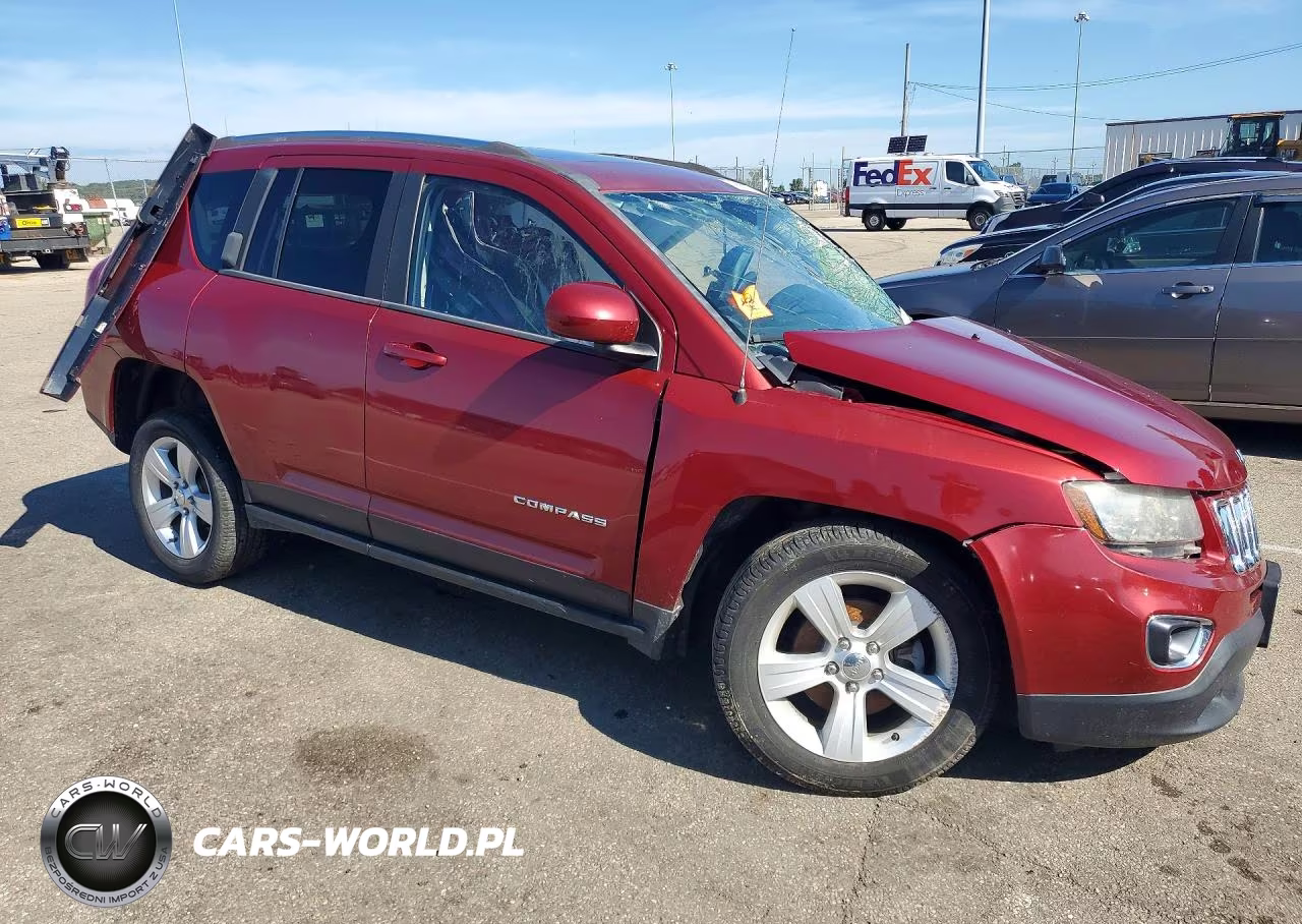 2015 Jeep Compass Latitude VIN:1C4NJCEA5FD298116 - 4