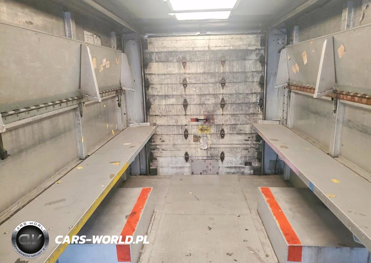 1999 Freightliner Mt45 Delivery Truck VIN:4UZA4FF43XCA50338 - 10
