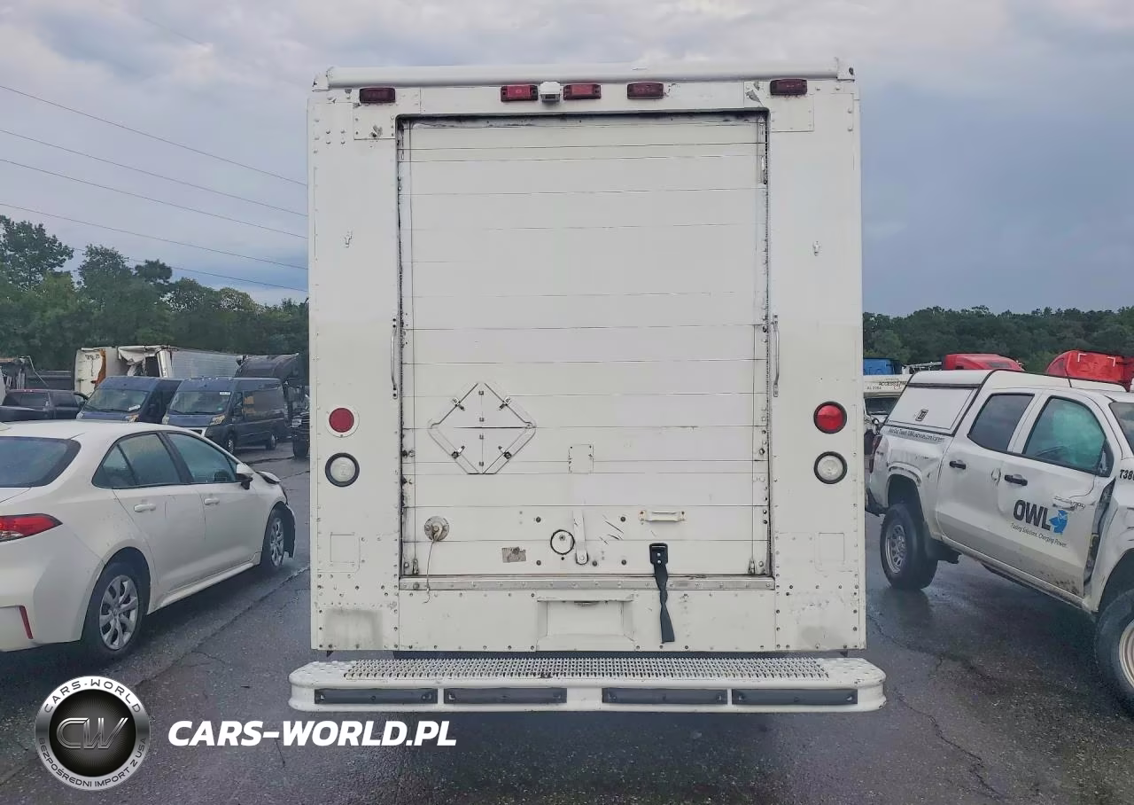 1999 Freightliner Mt45 Delivery Truck VIN:4UZA4FF43XCA50338 - 6