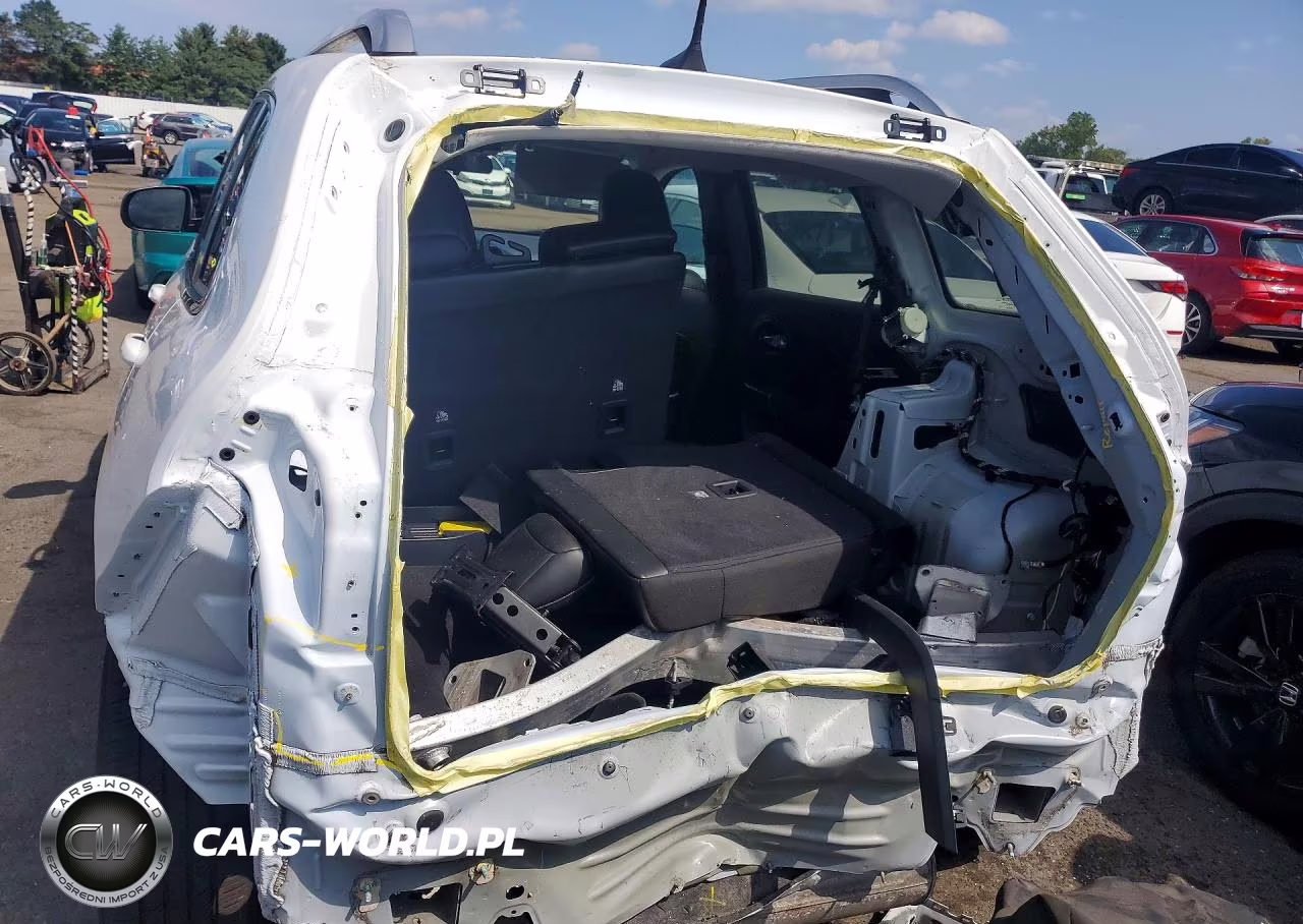2020 Jeep Cherokee Latitude Plus VIN:1C4PJMLB6LD591352 - 6