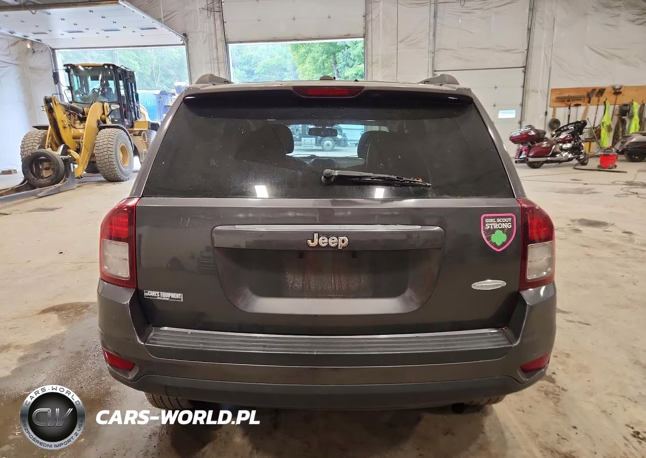 2016 Jeep Compass Latitude VIN:1C4NJDEB7GD758182 - 6