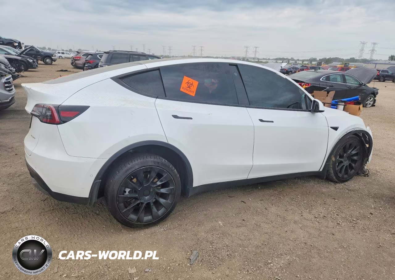 2021 Tesla Model Y VIN:5YJYGDEEXMF299949 - 3