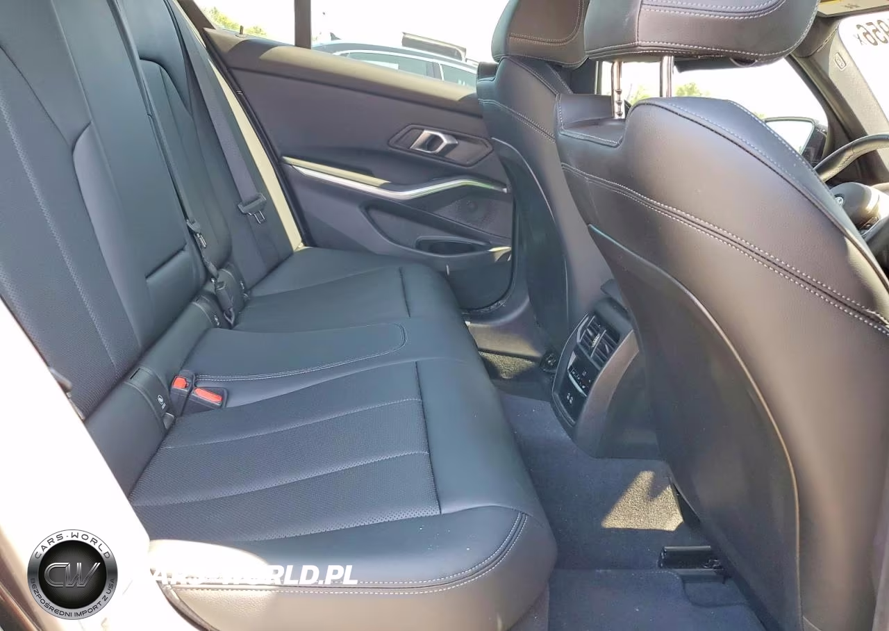 2025 BMW 330Xi VIN:3MW89CW03S8F70484 - 10