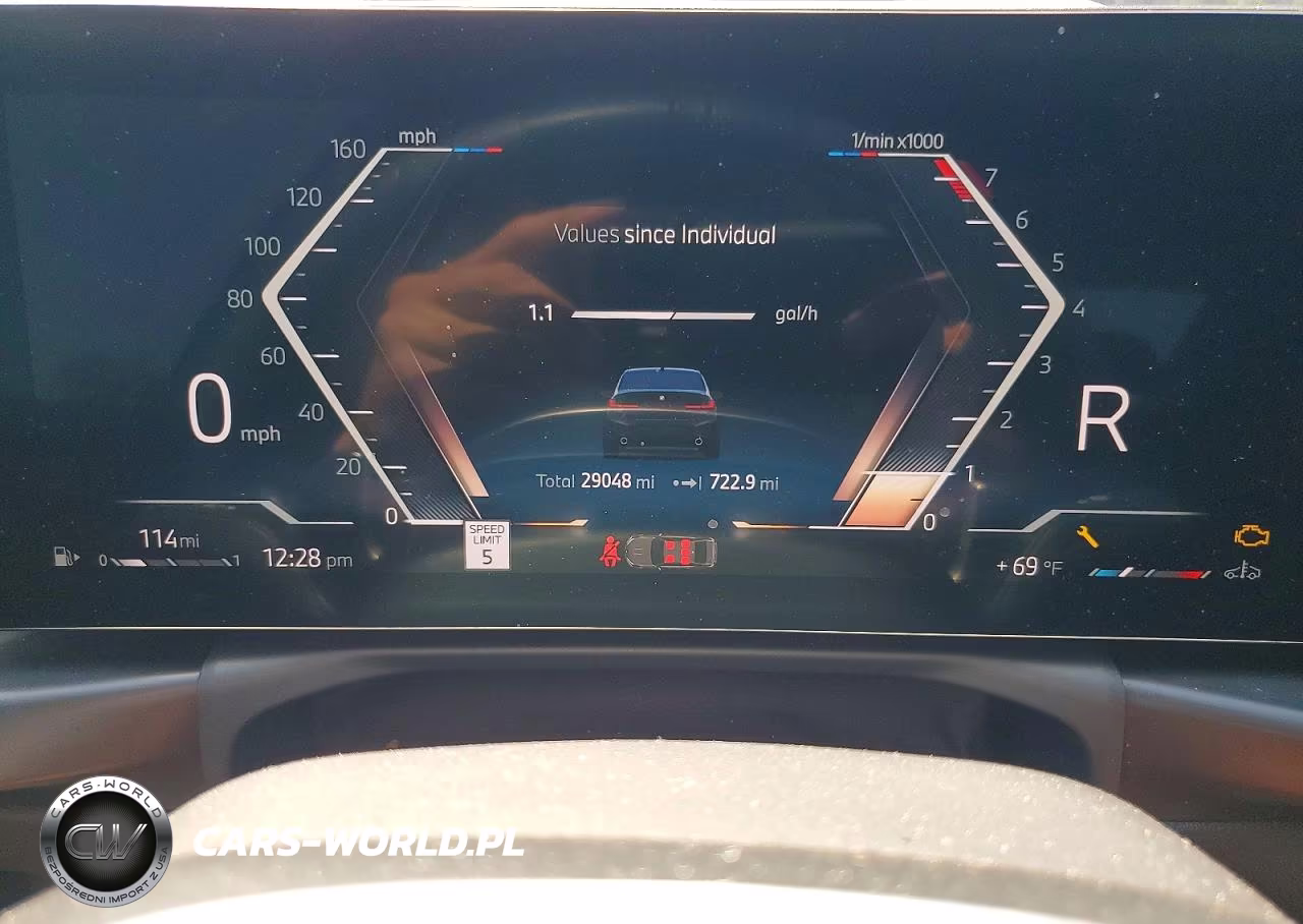 2025 BMW 330Xi VIN:3MW89CW03S8F70484 - 9