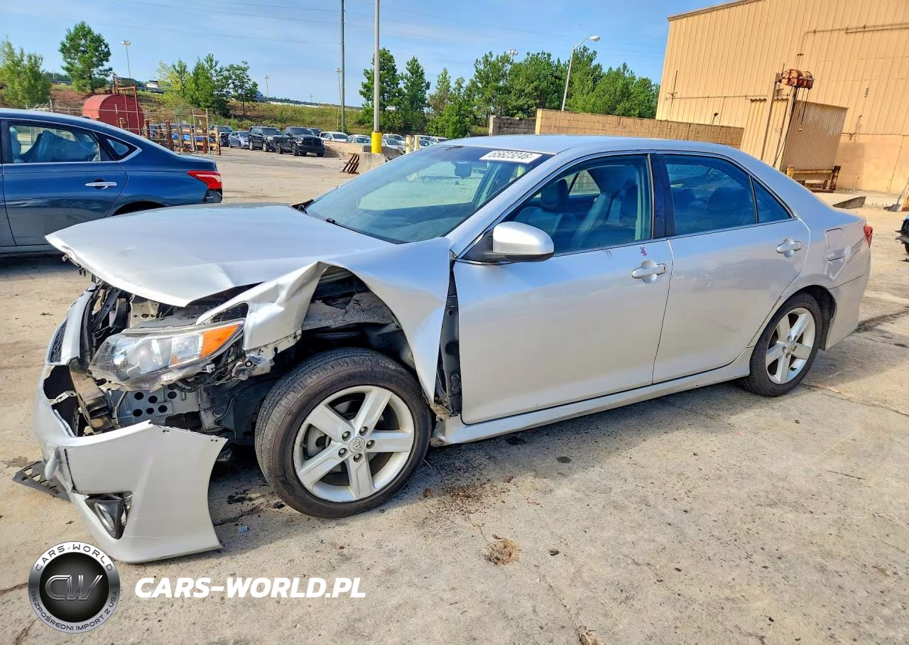 2013 Toyota Camry Se – zdjęcie 1 z 12