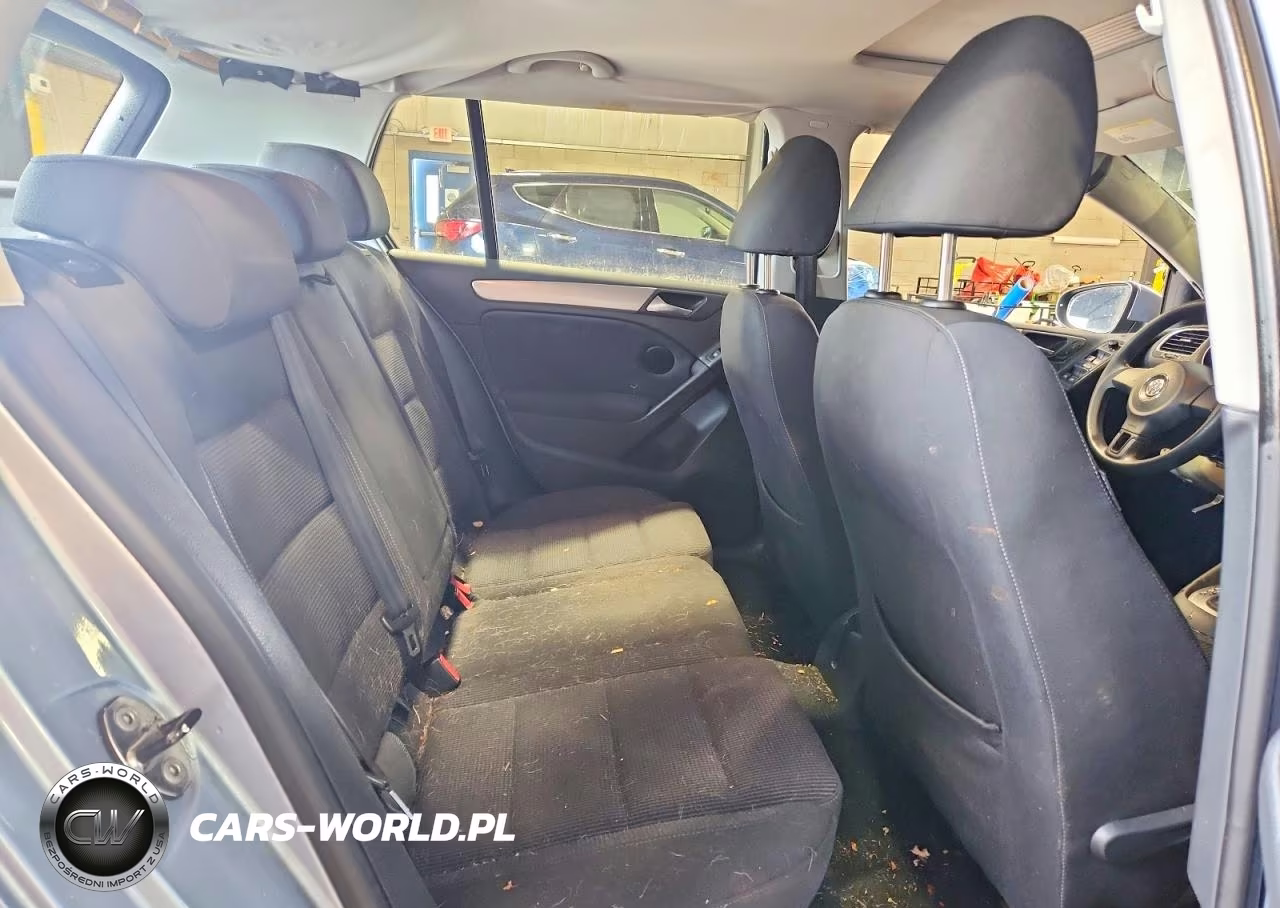 2010 Volkswagen Golf VIN:WVWDB7AJ2AW307700 - 10