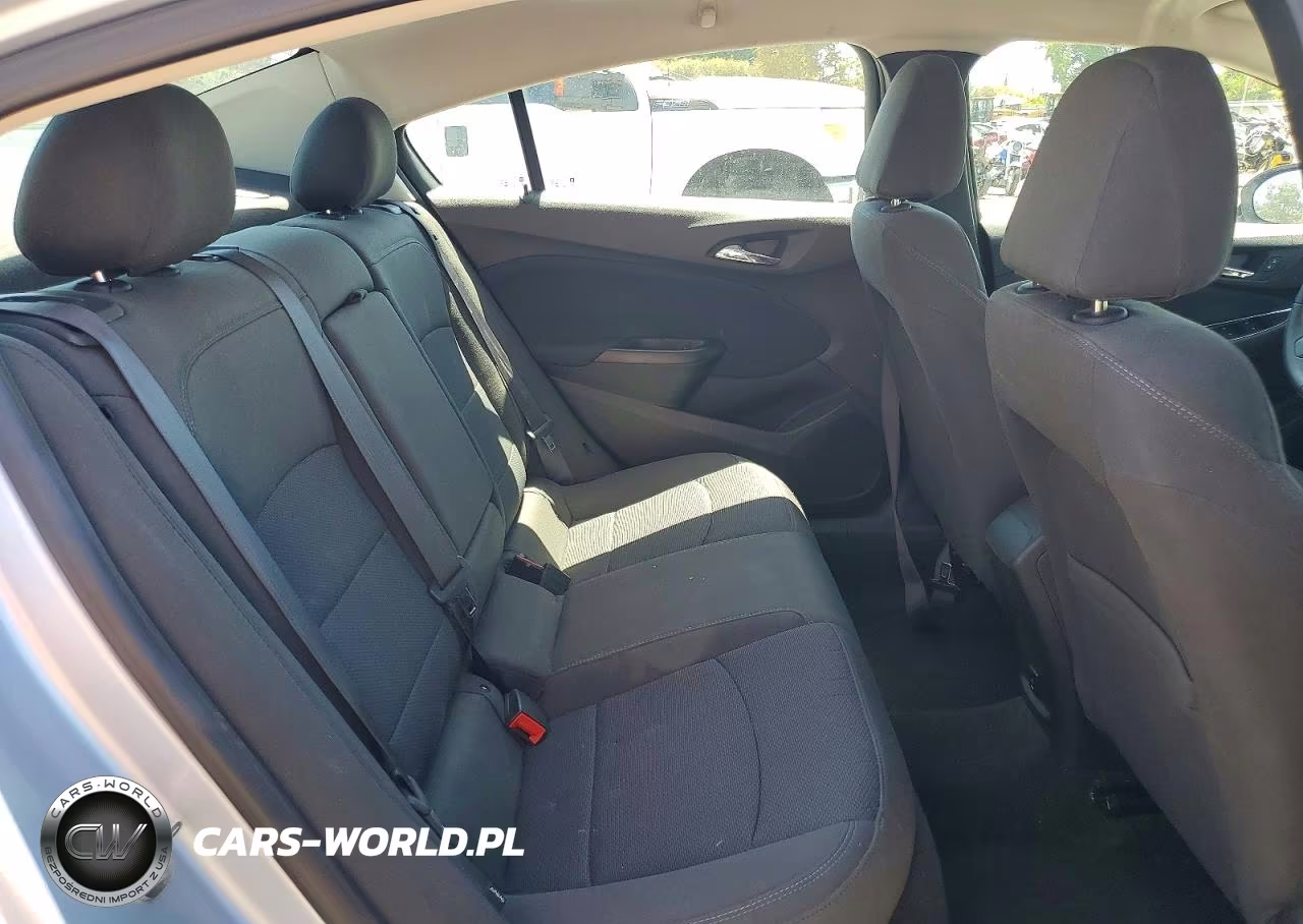 2018 Chevrolet Cruze Lt VIN:1G1BE5SM1J7120933 - 10