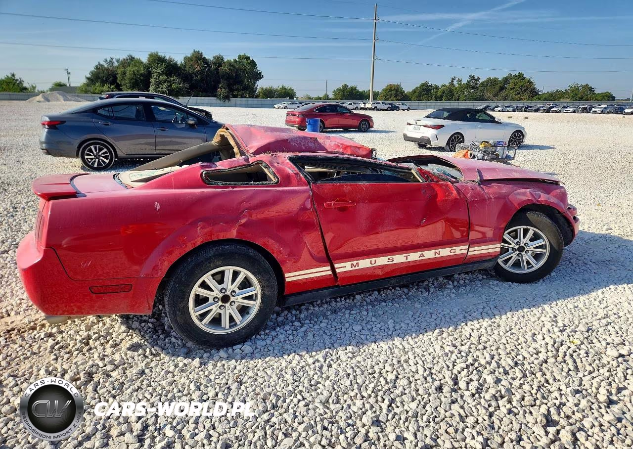 2007 Ford Mustang VIN:1ZVFT80N775247747 - 3